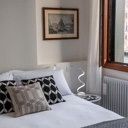 Design Apartment With Balcony On The Grand Canal R&R Venecia Exterior foto